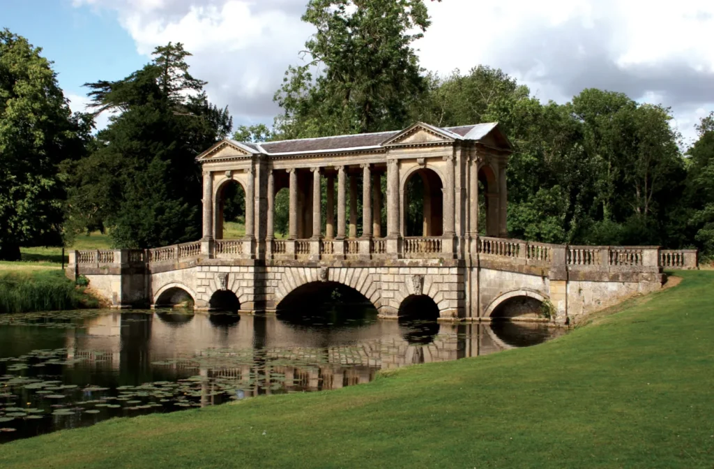 buckingham-to-from-london-stowe-house-and-gardens