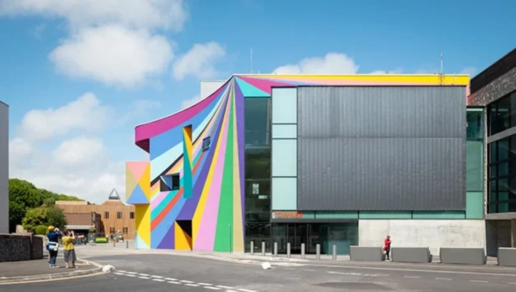 eastbourne-to-from-london-towner-art-gallery
