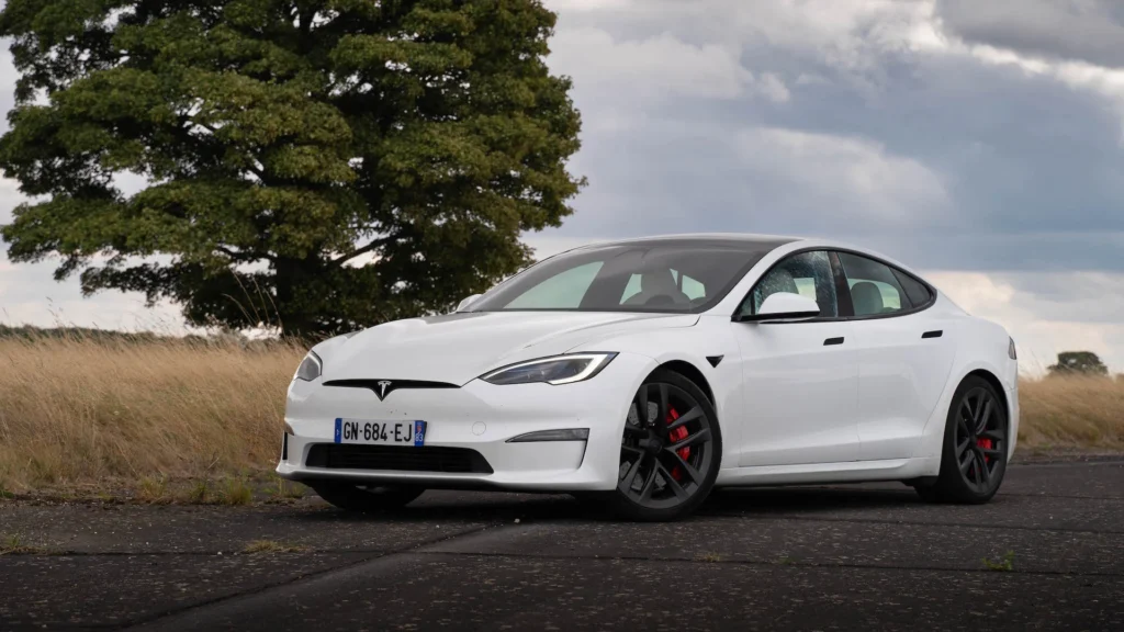 luxury-chauffeur-services-tesla-model-s