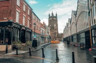 Stockport to/from London: Perfect #1 Travel Guide