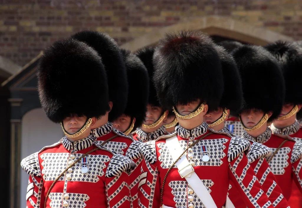 sightseeing-tours-in-london-buckingham-palace