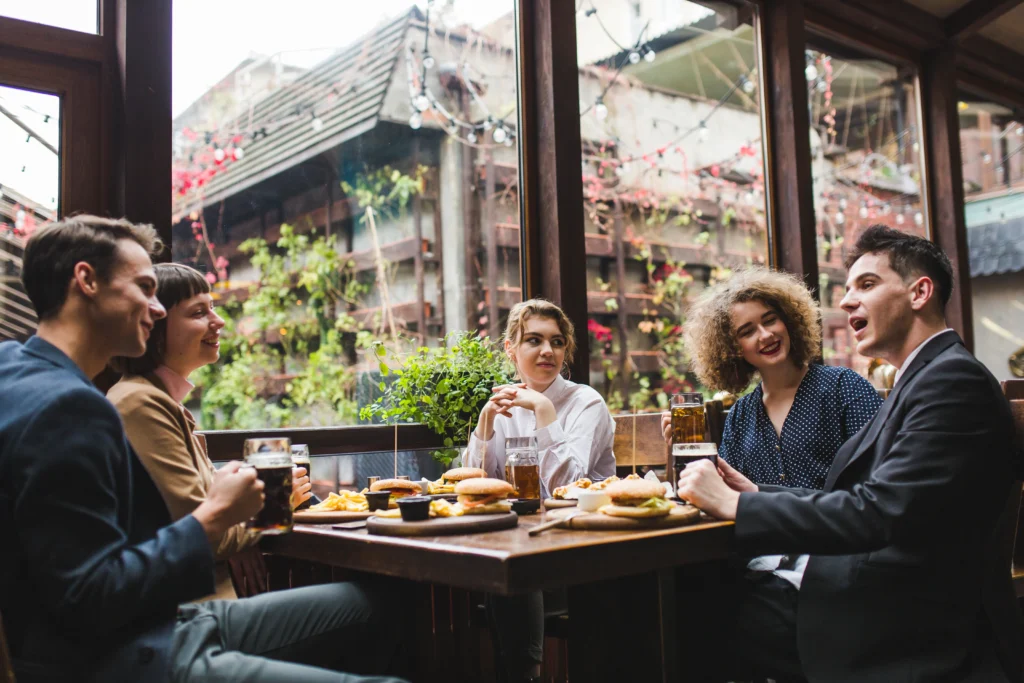 what-food-should-i-try-when-visiting-london-with-friends