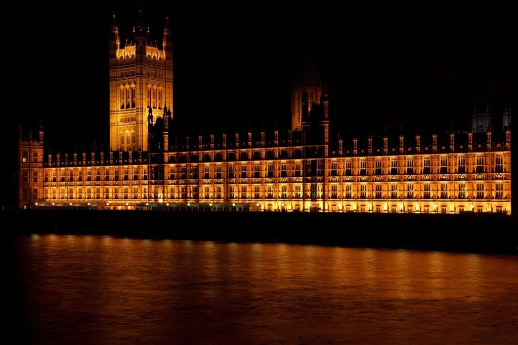 photographed-places-in-london-the-houses-of-parliament
