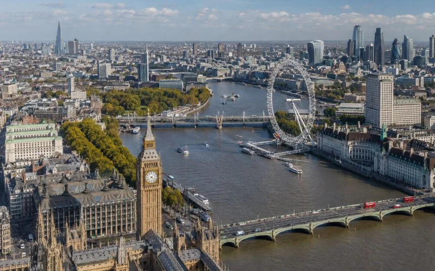 Aerial view of central London neighbourhoods along the River Thames