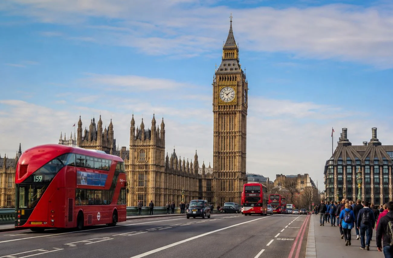 Crowds at London's most visited attractions along the River Thames